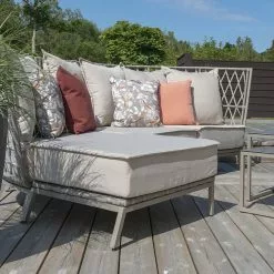 Hillerstorp Jet Set Puff 7 Hillerstorp Jet Set Puff -hemma butik 2023 115030 v 0 jet set divan