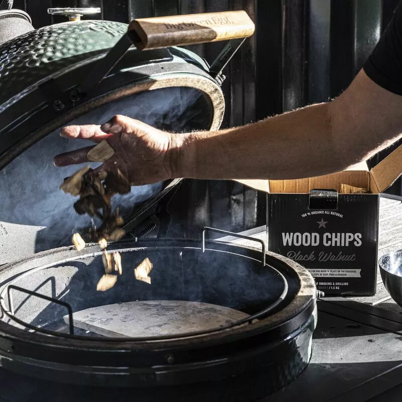 Holy Smoke BBQ Wood Chip Med Smak Svart Valnöt 1kg 6 Holy Smoke BBQ Wood Chip Med Smak Svart Valnöt 1kg - Bild 4