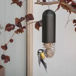 Eva Solo Hengende Meisebolleholder / Fuglemater -hemma butik 2023 571016 hanging suet miljoe 1 1920x886 1