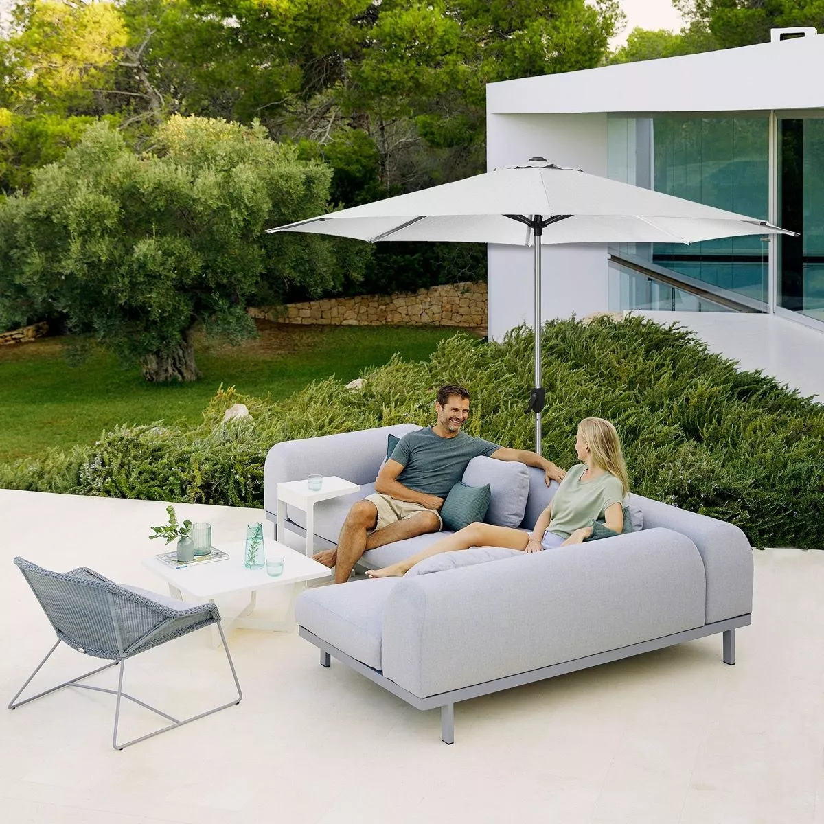 Cane-line Sunshade Parasoll Med Tilt Taupe. 4 Cane-line Sunshade Parasoll Med Tilt Taupe. - Bild 2