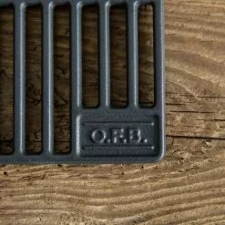 Otto Wilde Ottos Gjutjärnsgaller -hemma butik 2023 grussrost logo mood quadratisch 900x