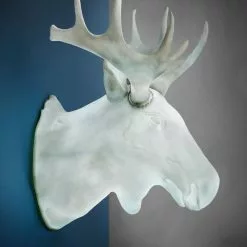 Northern Moo Vägglampa -hemma butik 2023 moo on blue wall low res photo colin eick